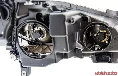 Hella HLMP RH MB 2/10-11 W/O CORNERING LAMP - 009647981