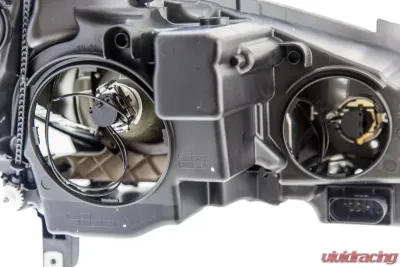 Hella HLMP RH MB 2/10-11 W/O CORNERING LAMP - 009647981