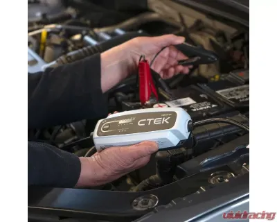 CTEK 4.3A CT5 Time To Go Battery Charger - 40-255