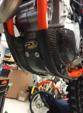 P3 Carbon Hybrid Skid Plate Husqvarna FC 450 | KTM 450 2015-2018                                     - 301077 - Image 3