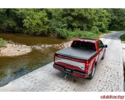 UnderCover 5.5ft SE Bed Cover  Textured Ford F150 Crew Cab 2021+ - UC2206