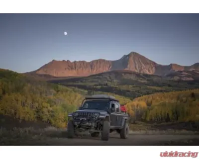 Clayton Offroad 3.5'' Overland Plus Lift Kit Jeep Gladiator 2020+ - COR-3010135