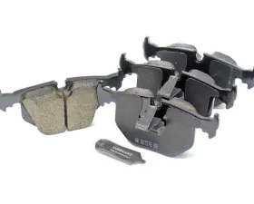 Akebono Brake Pad Set 34-21-6-761-250