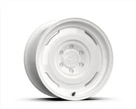 Fifteen52 Analog HD Wheel 17x8.0 5x120 25 Classic White Land Rover 1989-2004