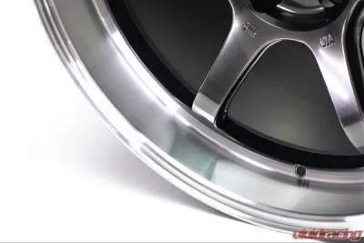 Advan R6 Wheel 18x8.5 5x112 45mm Machining & Hyper Platinum Black - YA68H45MMPB