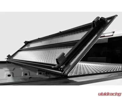 ACCESS Cover LOMAX Tri-Fold Cover 15-19 Chevy / GMC Full Size 1500 / 2500 / 3500 6ft 6in Bed - B1020039