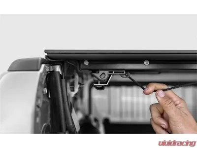 ACCESS Cover LOMAX Stance Hard Tri-Fold Cover 6ft 6" Box Chevrolet | GMC Full Size 2014-2019 - G3020039