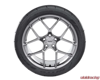 Nitto NT555 RII Tire P305/45R17 102W LL - 108760