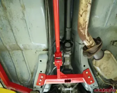 UMI Performance Tunnel Mounted Torque Arm TH350 & T5 Transmissions Red GM F-Body 1982-1992 - 2214-R