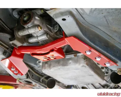 UMI Performance Transmission Crossmember Chevrolet | Pontiac 1982-1992 - 2251-B