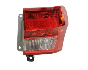 Quadratec Passenger Side Tail Light Assembly Jeep Grand Cherokee WK2 2011-2013