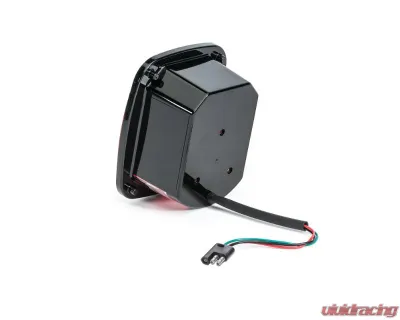 Quadratec Passenger Side Tail Light Assembly - 55213-0010