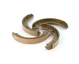 Omix Parking Brake Shoes 05-09 Grand Cherokee (WK)