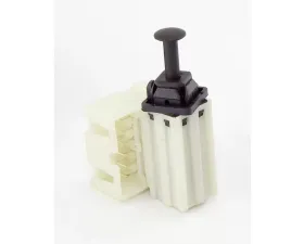 Omix Brake Light Switch 92-18 Jeep XJ/WJ/TJ/JK