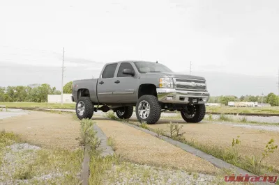 Rough Country 7.5" Lift Kit M1 Struts w/M1 Rear Shocks Chevrolet Silverado 1500 GMC Sierra 1500 4WD 2007-2013 - 26440