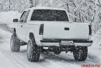 Rough Country 4" Lift Kit w/V2 Monotube Chevy GMC 1988-1999 - 27470