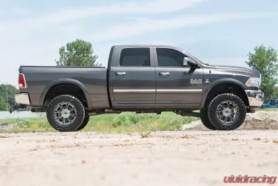 Rough Country 2.5" Lift Kit Gas w/M1 Monotube Ram 2500 4WD 2014-2018 - 31840