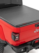 Rough Country Soft Tri-Fold Vinyl Tonneau Cover for 2020-2025 Jeep Gladiator JT 5' Bed                                     - 41620500 - Image 6