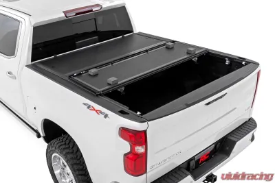 Rough Country Hard Low Profile Bed Cover 6'7" Bed Chevy | GMC Sierra 1500 19-25 | Silverado 1500 19-25 - 47120650B