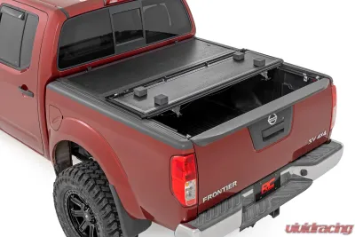 Rough Country Hard Low Profile Bed Cover 5' Bed Cargo Mgmt Nissan Frontier 05-21 - 47520501B