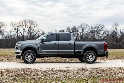 Rough Country 2" Leveling Kit Track Bar Bracket Ford F-250 Super Duty 2017-2022 - 51017