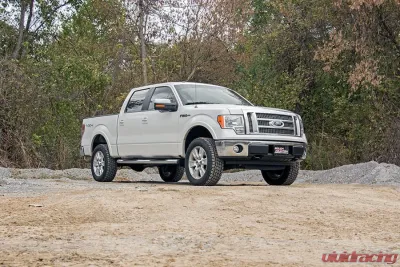 Rough Country 2" Lift Kit M1 Struts | M1 Ford F-150 4WD 2009-2013 - 56840