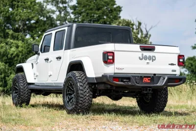 Rough Country 2.5" Leveling Kits w/V2 Monotube Jeep Gladiator JT 2020-2022 - 64870