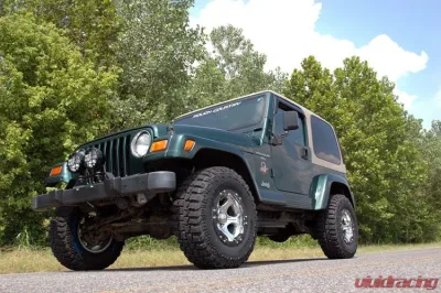 Rough Country 2" Lift Kit M1 Jeep Wrangler TJ 97-06 | Wrangler Unlimited 04-06 - 65840