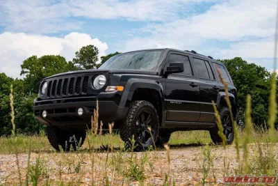 Rough Country 2" Suspension Lift Kit Jeep Patriot 4WD 2010-2017 - 66501