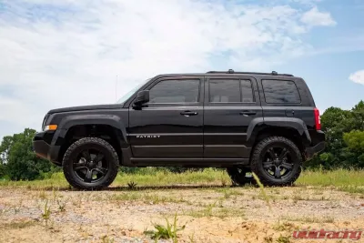 Rough Country 2" Suspension Lift Kit Jeep Patriot 4WD 2010-2017 - 66501