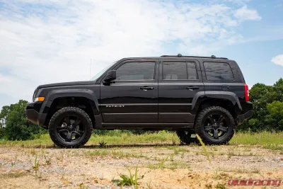 Rough Country 2" Lift Kit Lifted N3 Struts Jeep Compass Compass Classic Patriot 2007-2017 - 66532