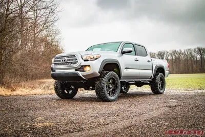 Rough Country 4" Lift Kit N3 Struts Toyota Tacoma 2WD | 4WD 2016-2023 - 75731