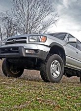 Rough Country 3" Lift Kit M1 Struts | M1 Toyota 4Runner 2WD | 4WD 1996-2002                                     - 77140 - Image 3