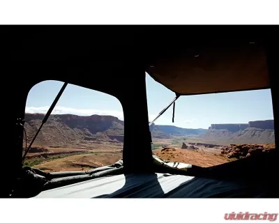 Eezi-Awn Stealth Hard Shell Roof Top Tent - RTT017