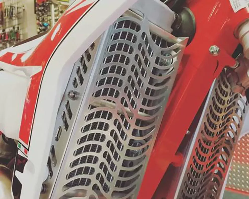 Unabiker Radiator Guard 2 Stroke Natural Beta 2022 - BTA2T20-A