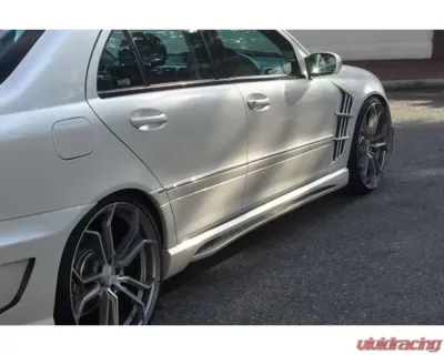 Carbonado FRP WI Style Side Skirts Mercedes Benz W203 C-Class 2001-2007 - 1111WI