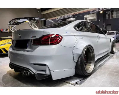 Carbonado CFRP DE Style Rear Diffuser BMW M4 F82 | F83 2014-2020 - CF3234LB.RD