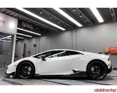 Carbonado CFRP MD Style Side Skirts Lamborghini Huracan LP610 | LP580 2015-2020 - CF5556MAD-SS