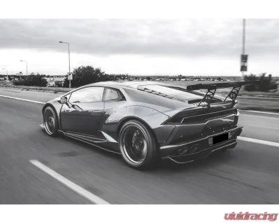 Carbonado FRP DE Style Wide Fender Flares for Lamborghini Huracan 2015-2025 - 5556LB-FFF