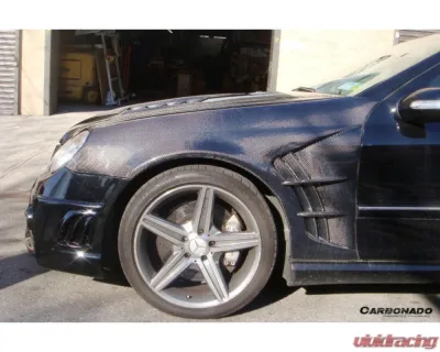 Carbonado CFRP WI Style Front Fender Mercedes-Benz W203 C55 AMG 2005-2007 - CF8490WI.FD