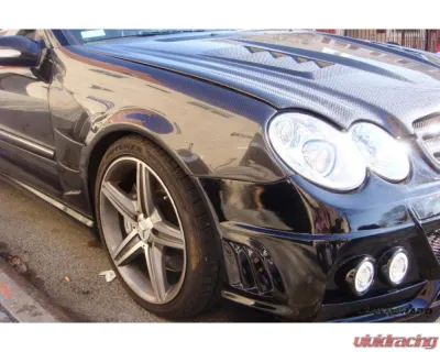 Carbonado CFRP WI Style Front Fender Mercedes-Benz W203 C55 AMG 2005-2007 - CF8490WI.FD