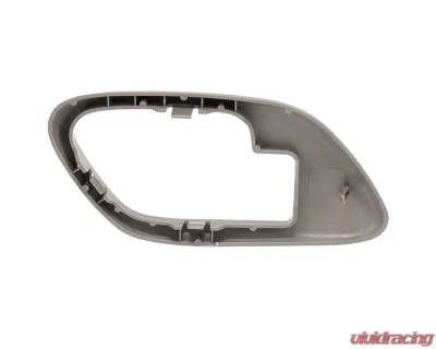 AMD Gray RH Front Door Handle Bezel w/out Power Door Lock Hole Chevrolet | GMC C/K OBS Pickup Truck | SUV 1995-2000 - X540-4095-2GRYR