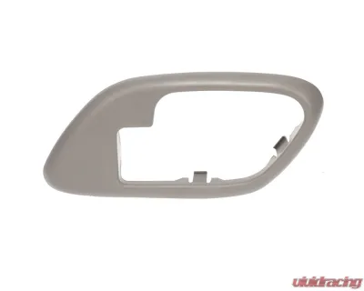 AMD Gray RH Front Door Handle Bezel w/out Power Door Lock Hole Chevrolet | GMC C/K OBS Pickup Truck | SUV 1995-2000 - X540-4095-2GRYR