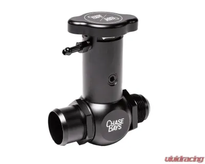 Chase Bays -20AN | 1.38in 35mm Normal Hose Raised Inline Filler Neck with Cap - CB-IFN-20AN-138-RADCAP-A