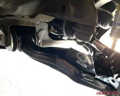 Freedom Off-Road Front Lower Control Arms Non KDSS Applications Toyota 4Runner 2010-2024 | FJ Cruiser 2011-2014 - FO-T702FL