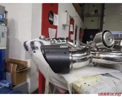 Capristo Exhaust Black Valved Exhaust with Bevelled Carbon Fiber Tips Audi RS6 | RS7 C8 2019-2024 - 02AU01903036-B