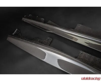 Capistro Exhaust Carbon Fiber Side Skirts with Small Fin Ferrari Roma 2020+ - 03FE13010004