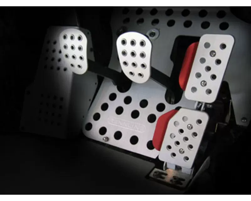 Rennline Rev2 3 pcs Pedal Set Perforated Porsche 1965-1998 - A12.2P21  SLV.RED
