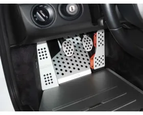 Rennline 4 Piece Rubber Grip Pedal Set w/ Dome Decal Crest Recess Porsche 996 | 986 | 997 | 987 | Cayman 1997-2012