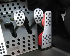 Rennline 3 Piece Rubber Grip Pedal Set TIP/PDK RHD Porsche 996 | 986 | 997 | 987 | Cayman 1997-2012